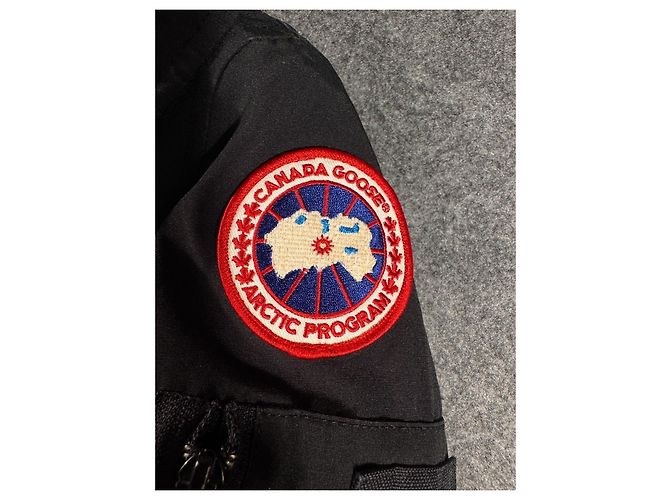 Parka Canada Goose Montebello 2530L Black Down Coat Jacket Mujer S Hecha en Canadá - CJ376 Negro - vista 10