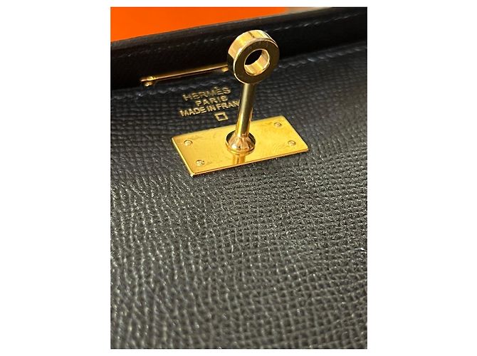Hermès Kelly To Go Clutch in Vitello Epsom Nero - vista 13