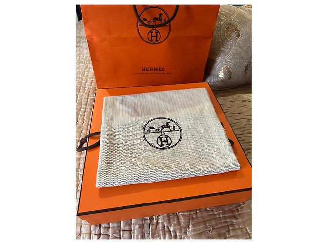 Hermès Kelly To Go Clutch in Vitello Epsom Nero - vista 18