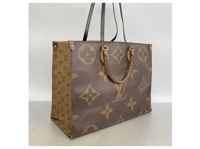 Borsa Tote Louis Vuitton Monogram Giant Reverse OnTheGo GM Marrone - vista 2