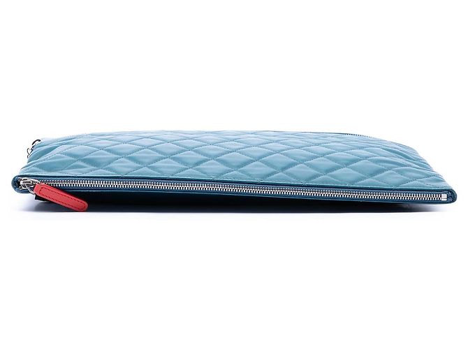 Chanel Blue CC gestepptes Lammleder Multi-Zip Clutch Blau - Ansicht 3
