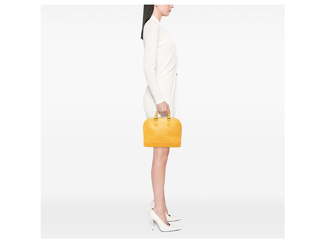Louis Vuitton Alma PM in Epi giallo - vista 7