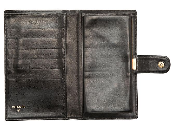 Carteira longa dobrável de pele de cordeiro preta com CC Chanel Preto - vista 4