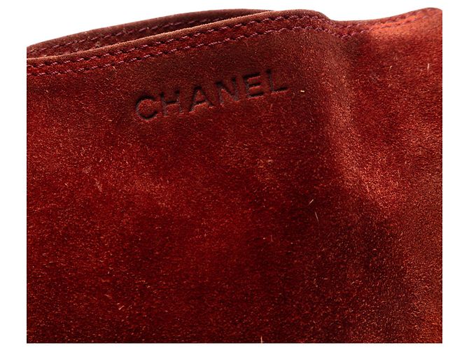 Borsa a tracolla Chanel in scamosciato rosso Bordò - vista 5