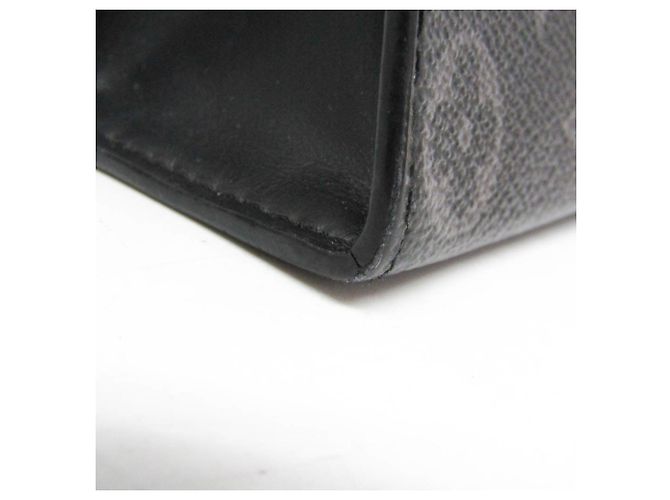 Pochette Voyage MM Monogram Eclipse Louis Vuitton Bolsa Clutch Monograma - vista 6