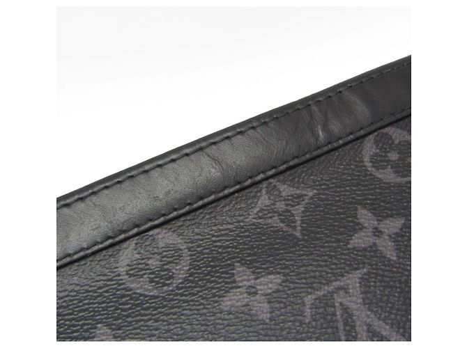 Pochette Voyage MM Monogram Eclipse Louis Vuitton Bolsa Clutch Monograma - vista 8