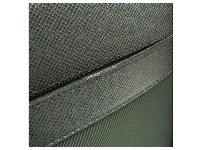 Borsa a tracolla Louis Vuitton Taiga Beluga da uomo Grigio - vista 10