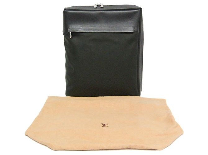 Borsa a tracolla Louis Vuitton Taiga Beluga da uomo Grigio - vista 2