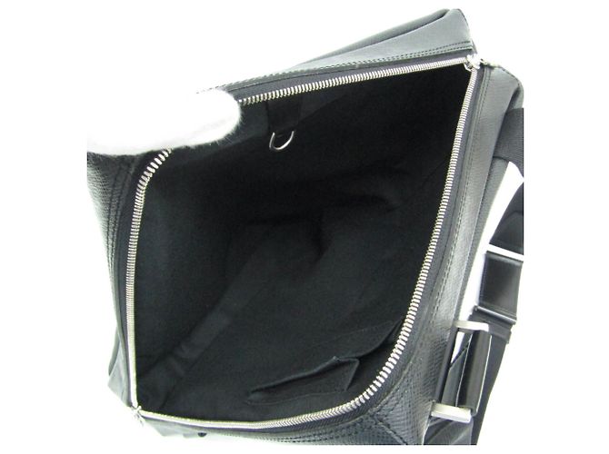 Borsa a tracolla Louis Vuitton Taiga Beluga da uomo Grigio - vista 4