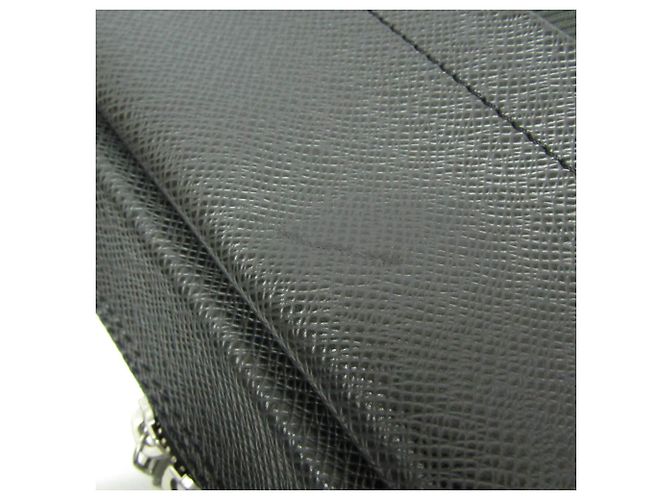 Borsa a tracolla Louis Vuitton Taiga Beluga da uomo Grigio - vista 7