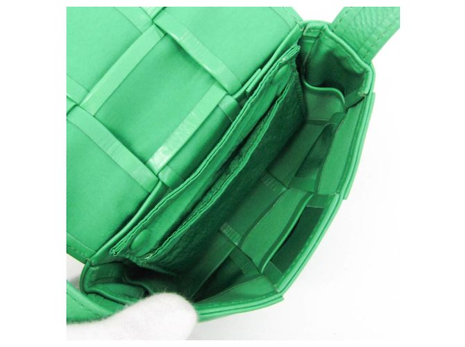 Borsa a tracolla in pelle verde Intrecciato Cassette Bottega Veneta - vista 3