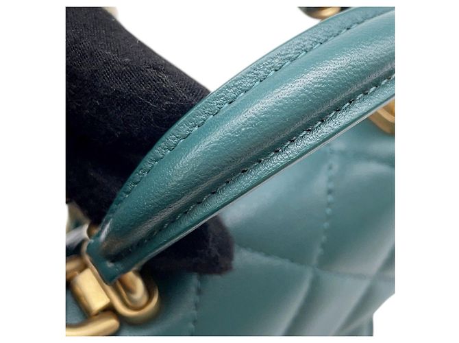 Portafoglio con catena in agnello verde Chanel - vista 9