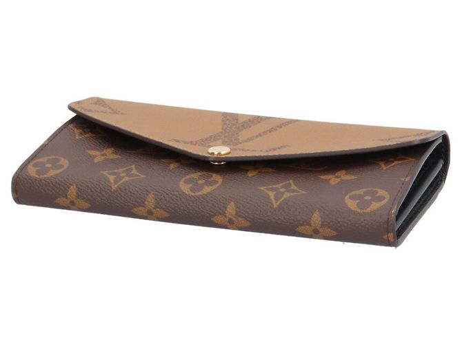 Cartera larga Louis Vuitton Sarah Monogram Giant Reverse Castaño - vista 4