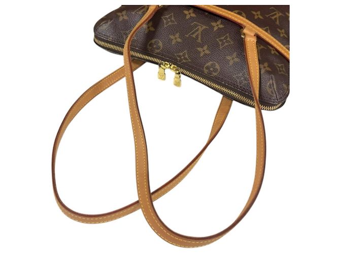 Borsa a Spalla Louis Vuitton Coussin GM Monogram Marrone - vista 15