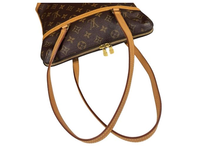 Borsa a Spalla Louis Vuitton Coussin GM Monogram Marrone - vista 16