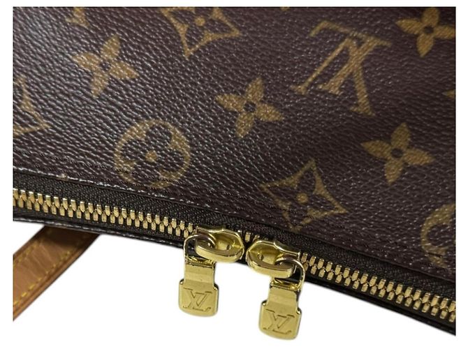 Borsa a Spalla Louis Vuitton Coussin GM Monogram Marrone - vista 17