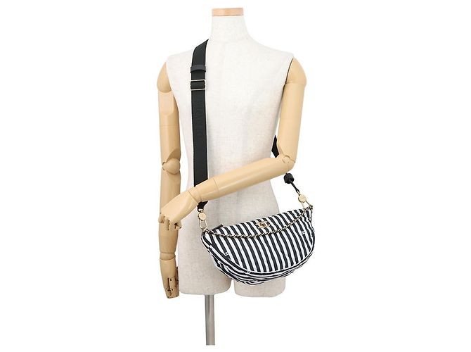 Borsa Hobo Chanel Coco Beach Mark Large in Nylon Nero Bianco - vista 5