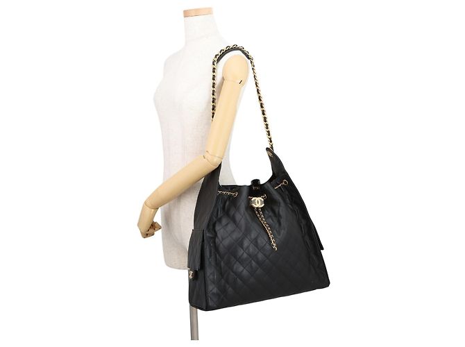 Borsa a tracolla con catena in pelle di vitello martellata nera Chanel Nero - vista 4