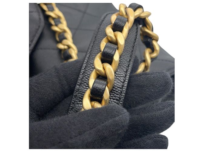 Borsa a tracolla con catena in pelle di vitello martellata nera Chanel Nero - vista 9