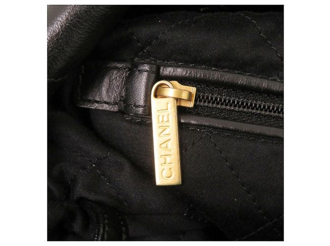 Chanel 22 Small Black Tote Bag - view 8