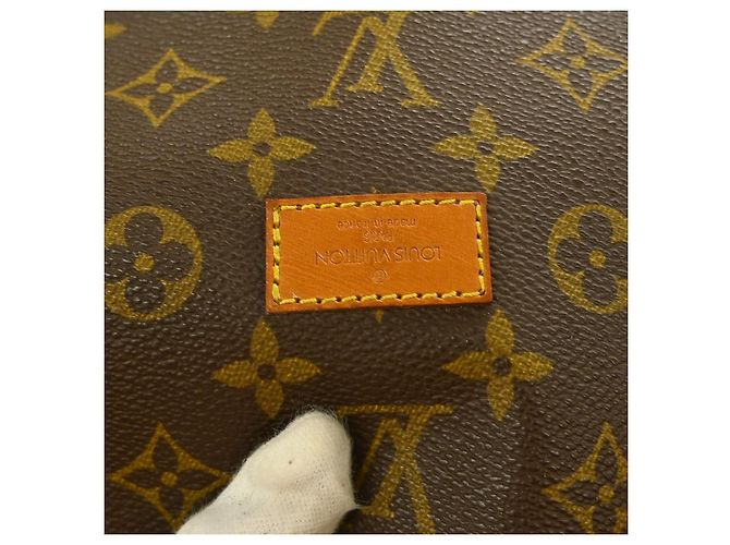 Louis Vuitton Saumur Monogram Canvas 43 Castaño - vista 5