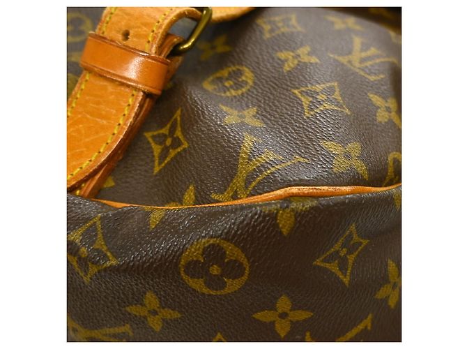 Louis Vuitton Saumur Monogram Canvas 43 Castaño - vista 7