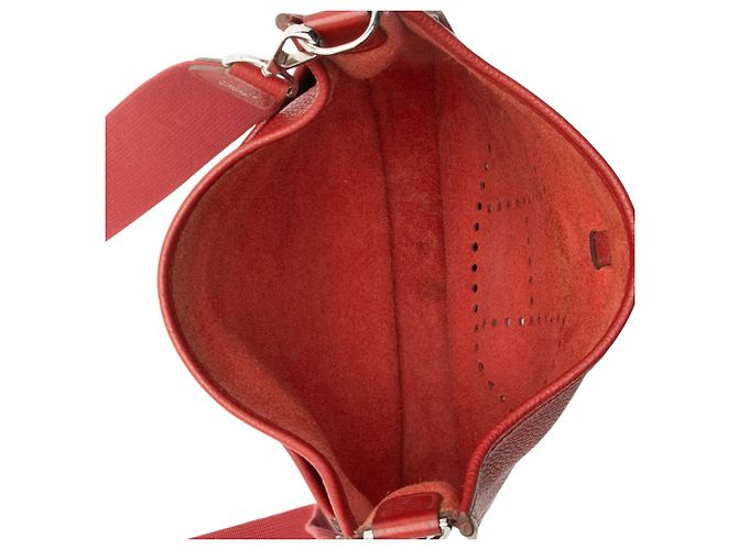 Hermès Hermes Taurillon Clemence Evelyne III PM Shoulder Bag Red - view 7