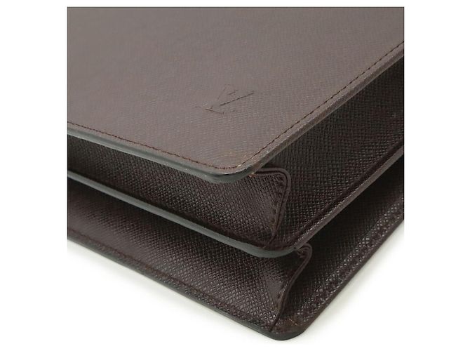 Pasta Executiva em couro Taiga Louis Vuitton Marrom - vista 3