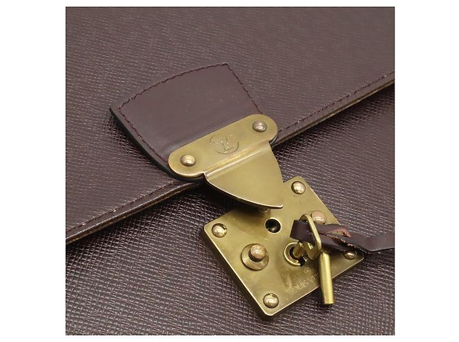 Pasta Executiva em couro Taiga Louis Vuitton Marrom - vista 9