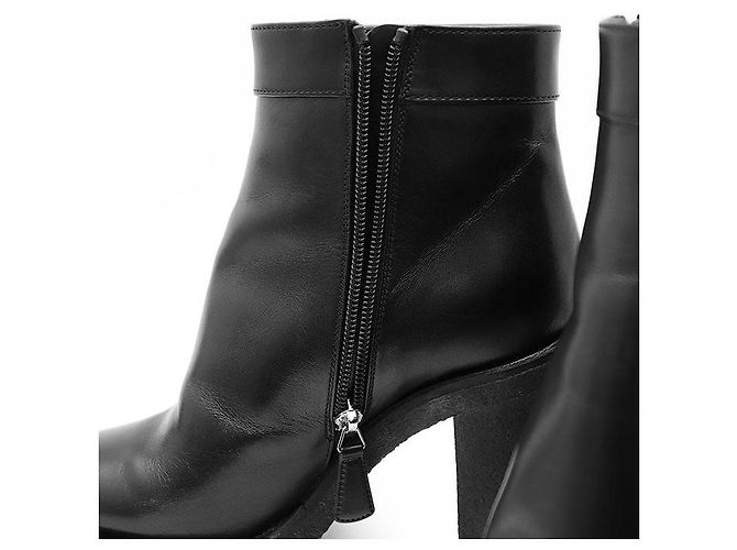 Timeless Stivaletti in pelle Chanel G31285 Nero Bordò - vista 6