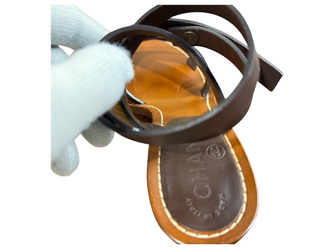Sandali Chanel Coco Mark in pelle Marrone - vista 9