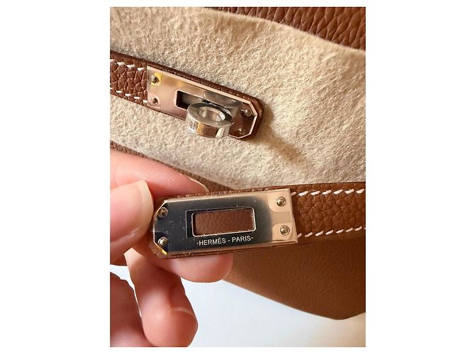 Hermès Kelly 25 Pelle Togo - Caramello Marrone - vista 5