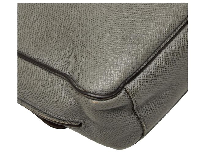 Borsa a tracolla e a spalla Louis Vuitton Taiga Roman PM Marrone - vista 7