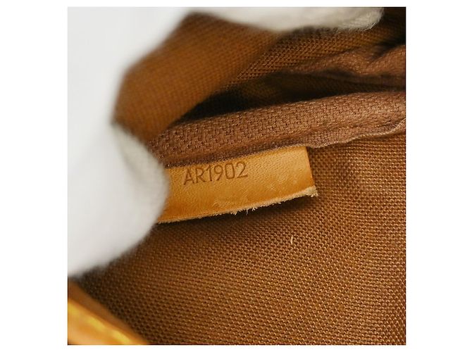 Louis Vuitton Saumur Monogram Canvas 30 Marrone - vista 4