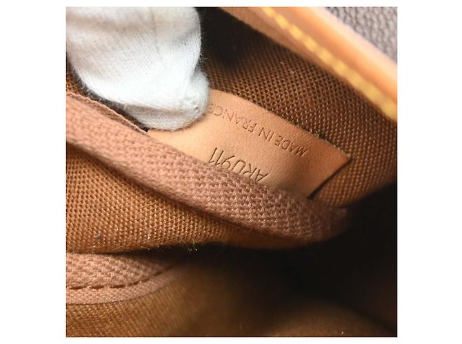 Louis Vuitton Saumur Monogram Canvas 35 Marrone - vista 4