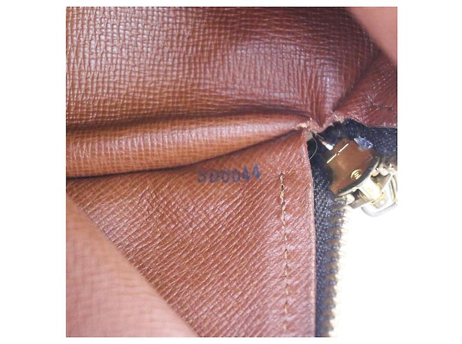 Louis Vuitton Papillon Monogram Canvas 30 Marrone - vista 5