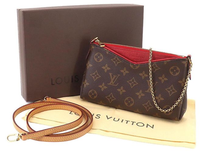 Clutch Louis Vuitton Monogram Pallas con catena e tracolla Fuschia Monogramma - vista 2