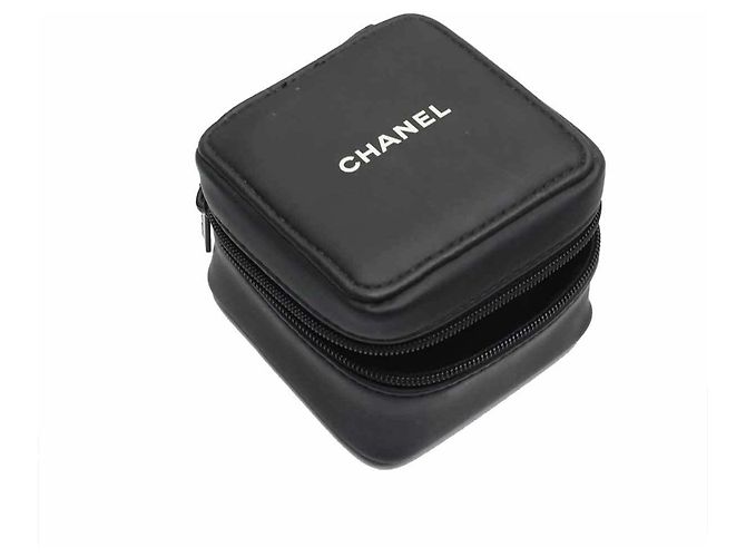 Chanel J12 Damen-Quarzarmbanduhr - Ansicht 2