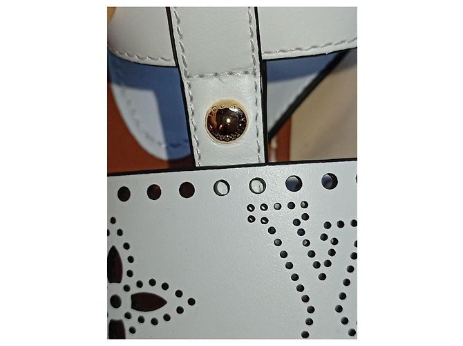 Sandali piatti Louis Vuitton in pelle bianca con monogramma traforato Marrone Bianco - vista 4