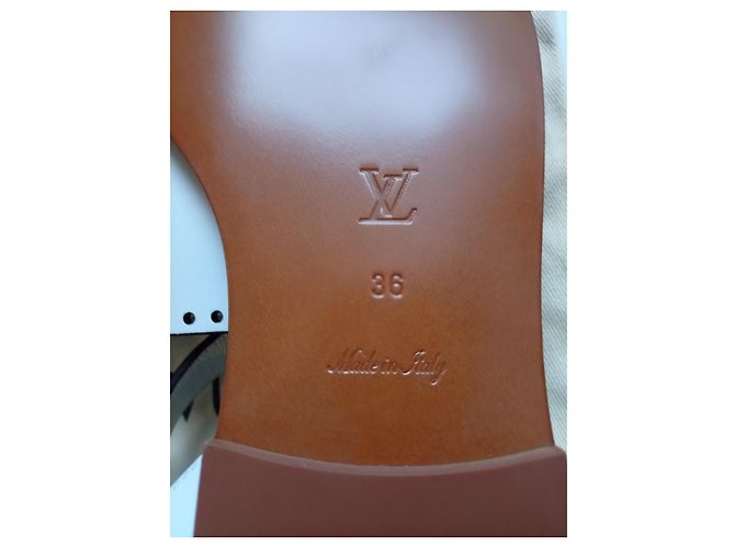 Sandali piatti Louis Vuitton in pelle bianca con monogramma traforato Marrone Bianco - vista 6