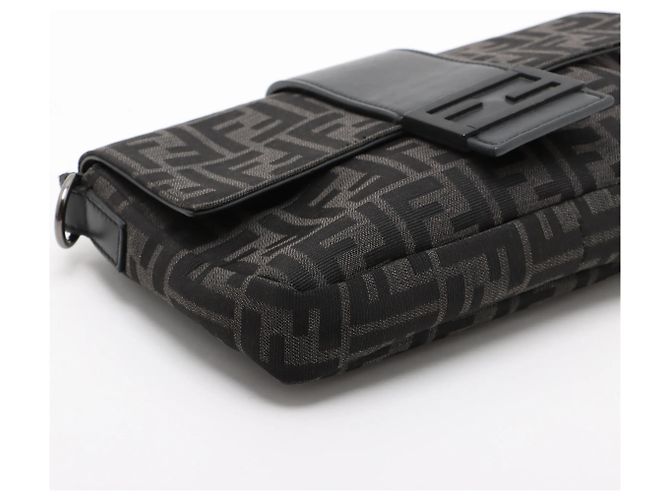 Borsa Fendi Baguette Convertible Belt Zucca canvas medium Nero - vista 4