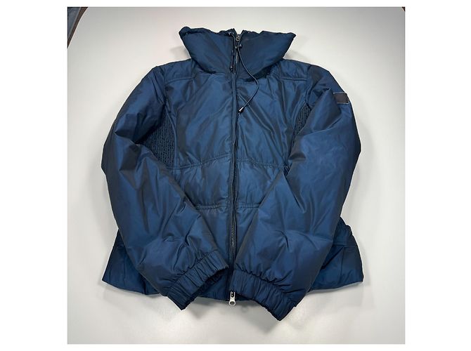 Armani Jeans Blaue Steppjacke mit Gürtel - Ansicht 3