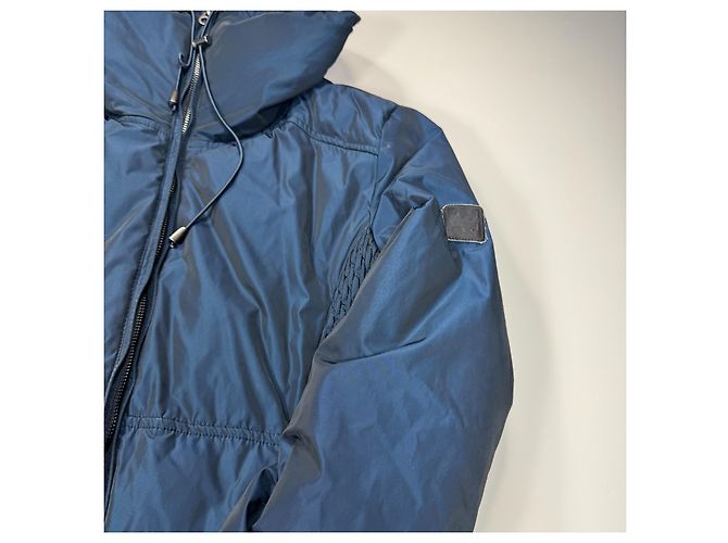 Armani Jeans Blaue Steppjacke mit Gürtel - Ansicht 4