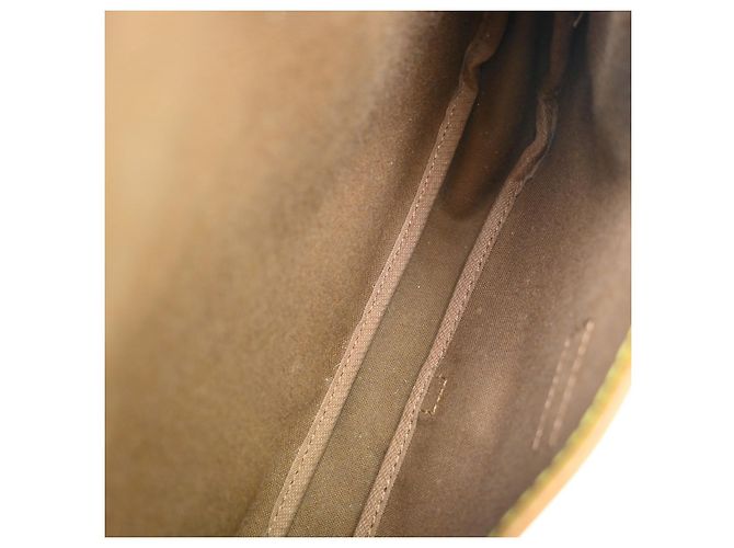 Louis Vuitton Saumur Monogram Canvas 30 Marrone - vista 3