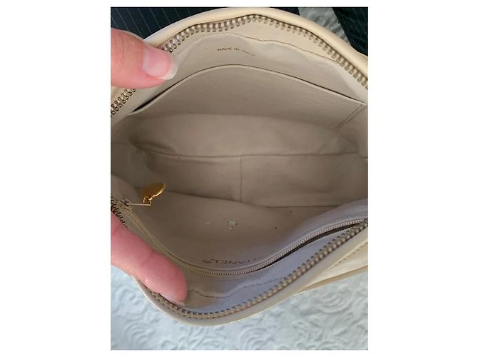 Borsa a tracolla Chanel in pelle trapuntata beige - vista 12