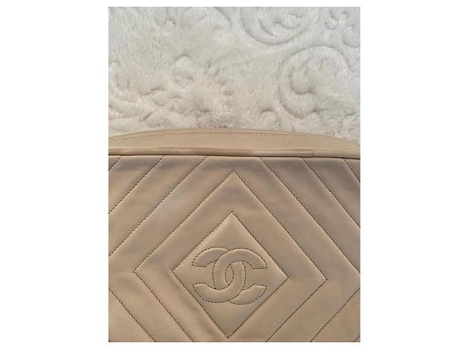 Borsa a tracolla Chanel in pelle trapuntata beige - vista 5
