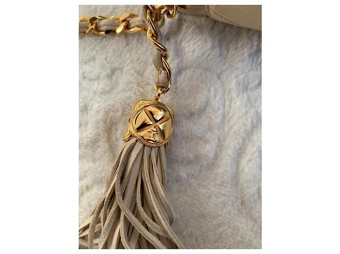 Borsa a tracolla Chanel in pelle trapuntata beige - vista 7