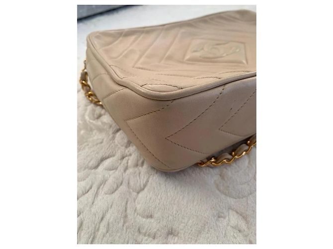 Borsa a tracolla Chanel in pelle trapuntata beige - vista 8