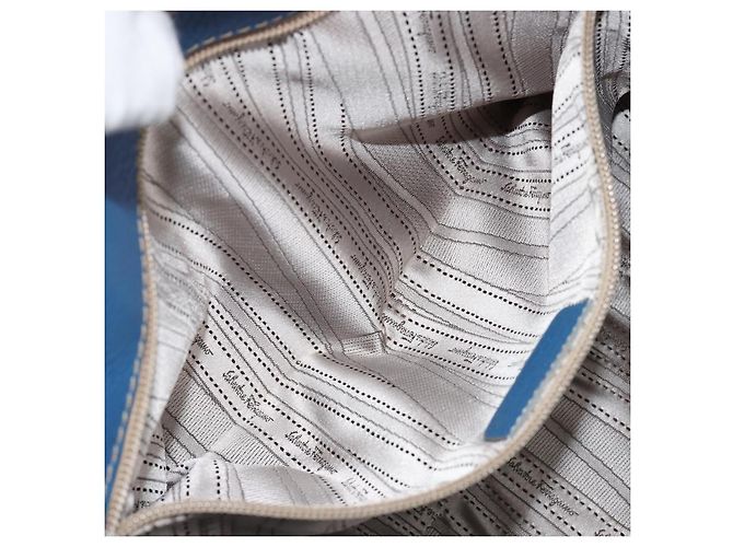 Borsa Tote Salvatore Ferragamo Gancini in pelle blu e oro Auth 185584A D'oro - vista 22