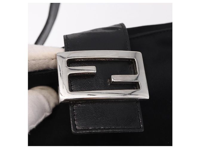 Borsa a tracolla FENDI Mamma Baguette in jersey di cotone Nero Argento Auth 186336 - vista 18